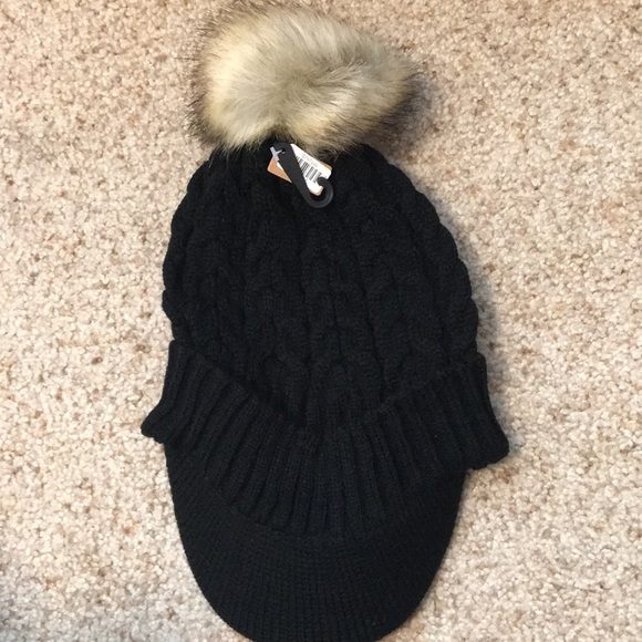 Pom black knit beanie with bill - Picture 3 of 4